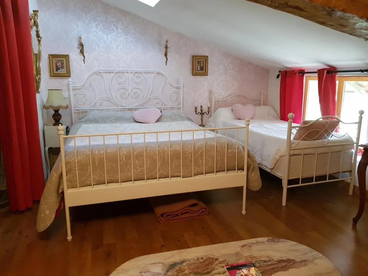 La Providence Hotel Illiat Guest house
