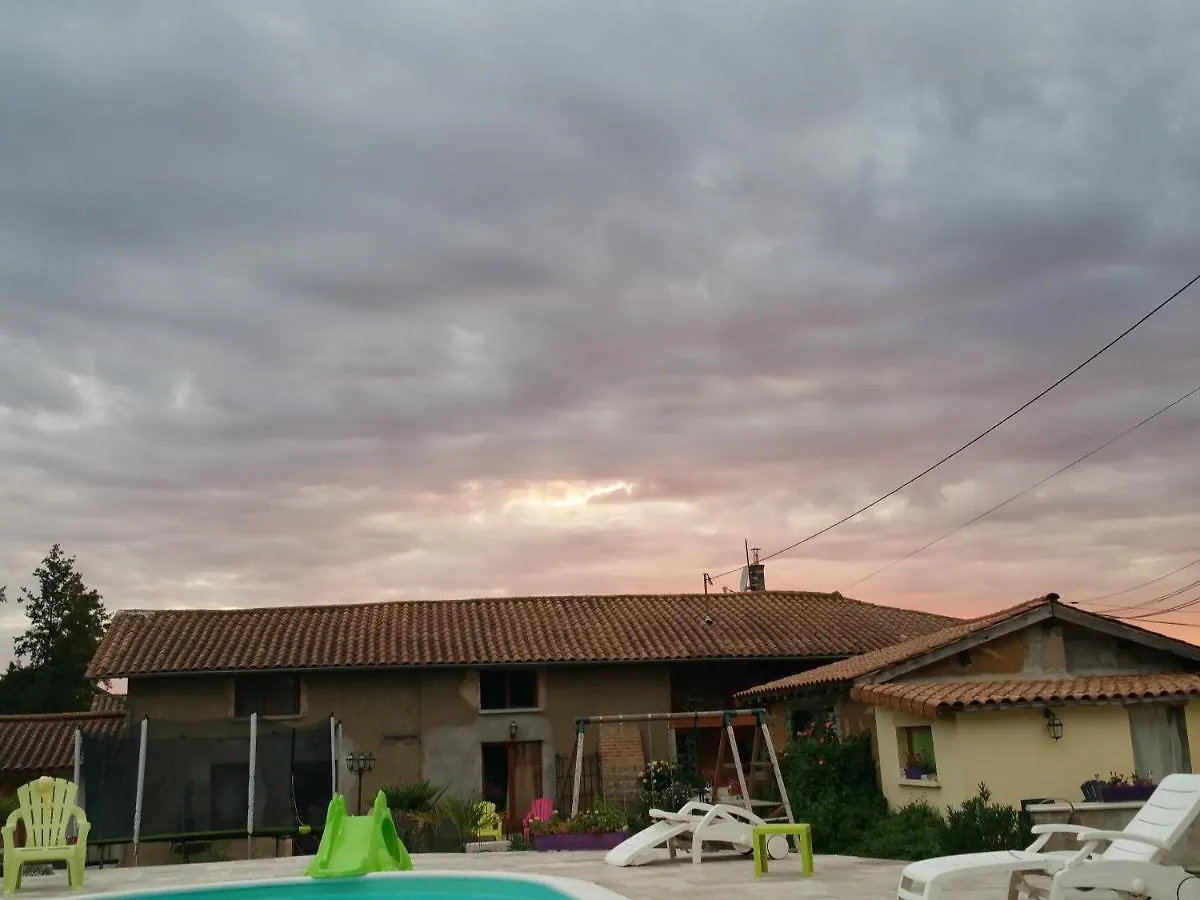 Guest house La Providence Hotel Illiat