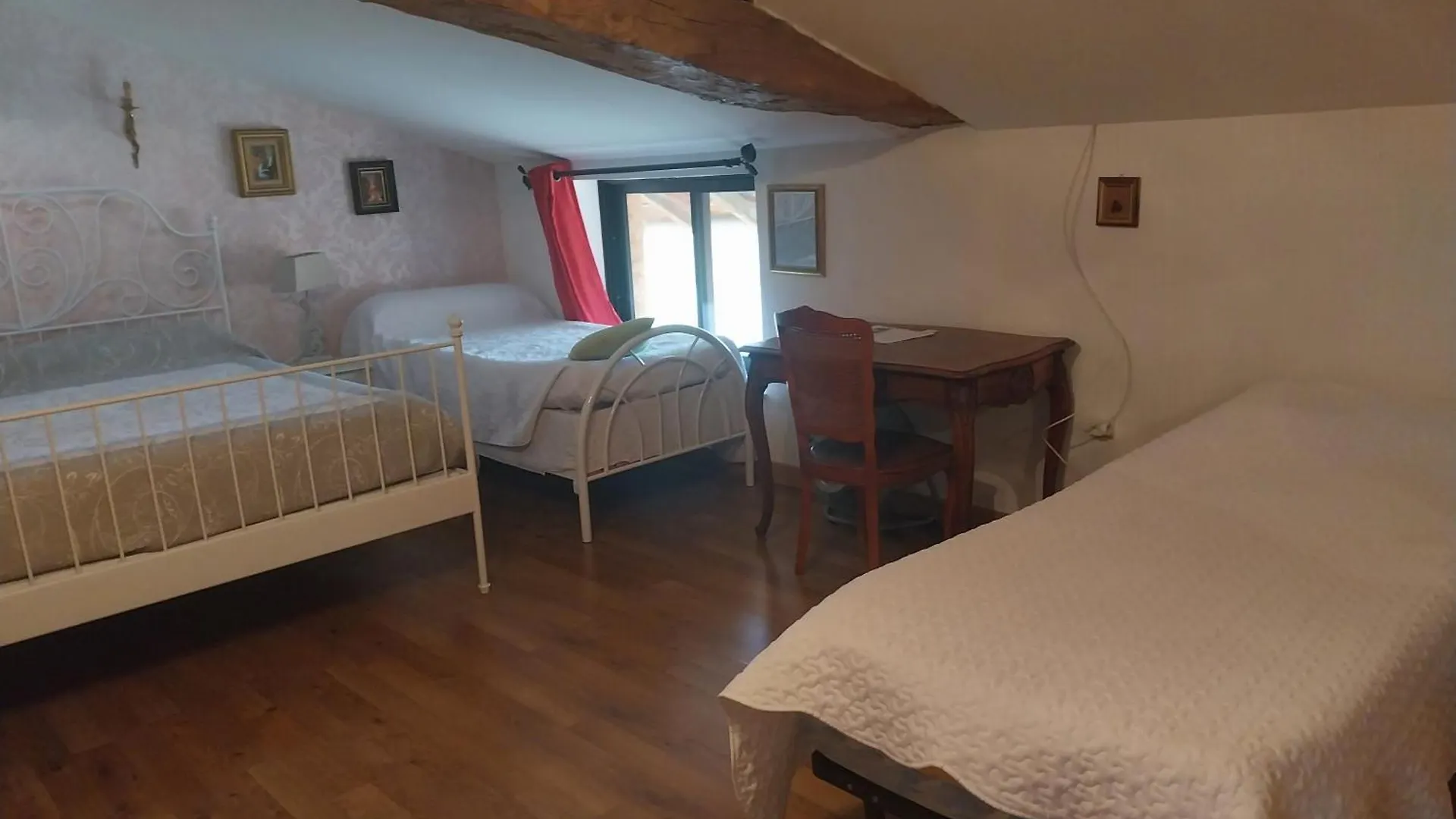 Guest house La Providence Hotel Illiat